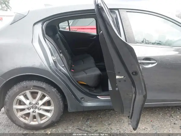 3MZBM1M72GM325599 2016 MAZDA 3 - Image 8