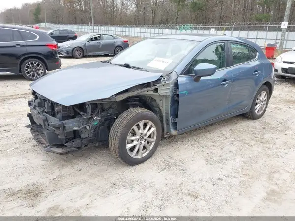3MZBM1M7XGM326015 2016 MAZDA 3 - Image 2
