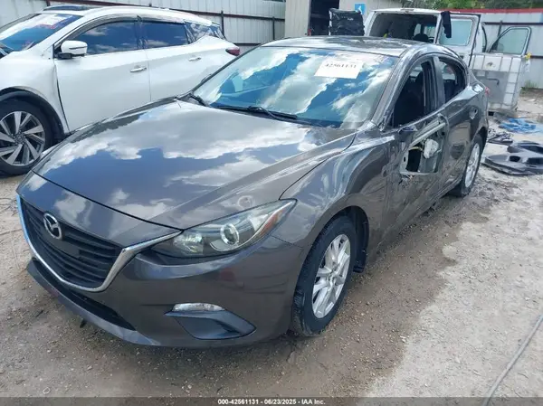 3MZBM1U76GM282319 2016 MAZDA 3 - Image 2