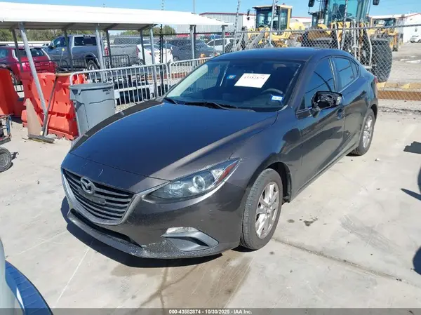 3MZBM1U76GM303976 2016 MAZDA 3 - Image 2
