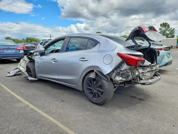 3MZBM1U76GM307252 2016 MAZDA 3 - Image 2