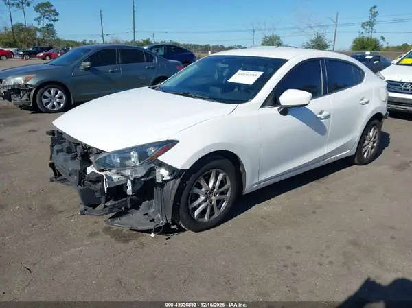 3MZBM1U76GM329560 2016 MAZDA 3 - Image 2