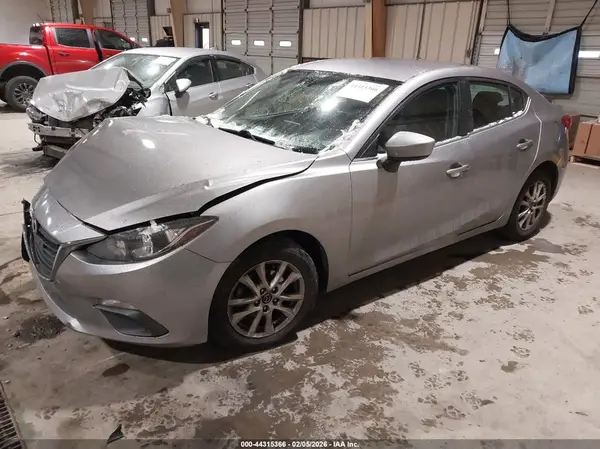 3MZBM1U79GM300070 2016 MAZDA 3 - Image 2