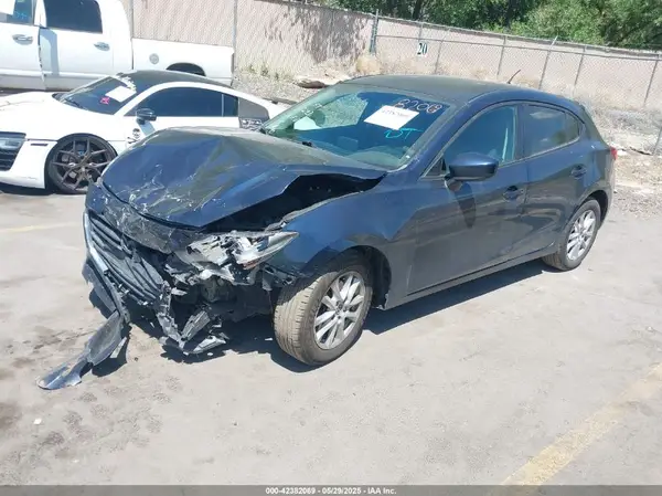 3MZBN1K70HM137505 2017 MAZDA 3 - Image 2