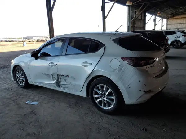 3MZBN1K70JM217327 2018 MAZDA 3 - Image 2