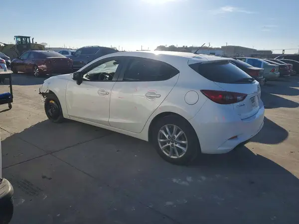 3MZBN1K70JM274840 2018 MAZDA 3 - Image 2