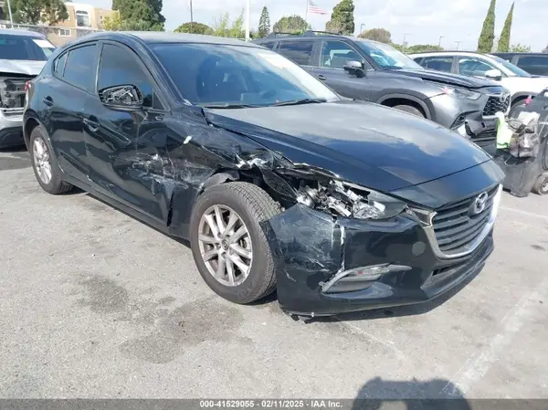 3MZBN1K71JM190476 2018 MAZDA 3 - Image 1