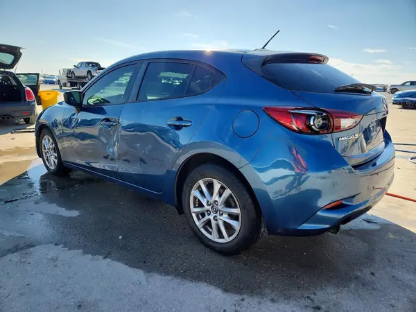 3MZBN1K71JM265922 2018 MAZDA 3 - Image 2