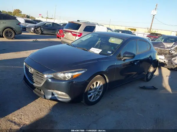 3MZBN1K72HM100634 2017 MAZDA 3 - Image 2