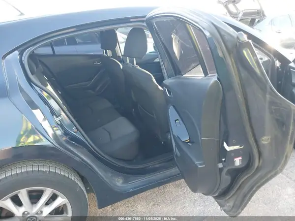 3MZBN1K72HM100634 2017 MAZDA 3 - Image 8