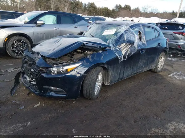 3MZBN1K72JM231343 2018 MAZDA 3 - Image 2