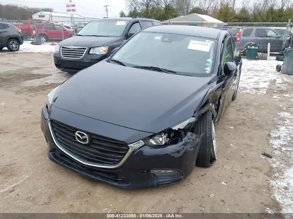 3MZBN1K73JM194075 2018 MAZDA 3 - Image 2