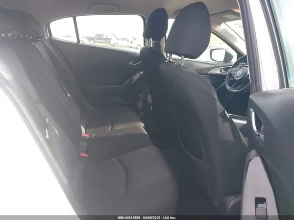 3MZBN1K73JM245705 2018 MAZDA 3 - Image 8