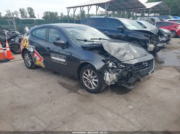 3MZBN1K73JM265856 2018 MAZDA 3 - Image 1
