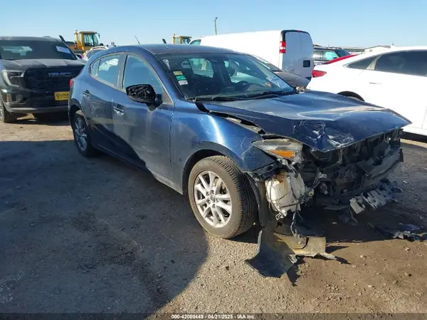 3MZBN1K74JM176751 2018 MAZDA 3 - Image 1
