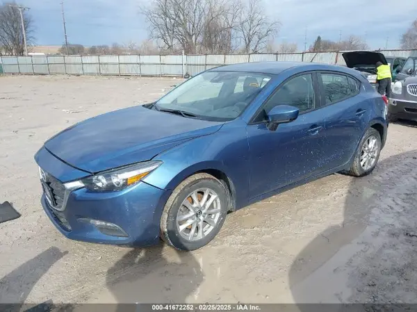 3MZBN1K74JM201762 2018 MAZDA 3 - Image 2