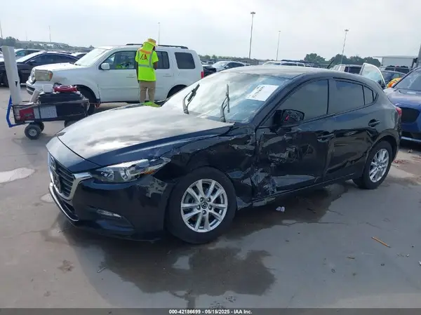 3MZBN1K75HM106217 2017 MAZDA 3 - Image 2