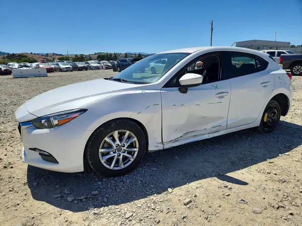 3MZBN1K75JM226024 2018 MAZDA 3 - Image 1