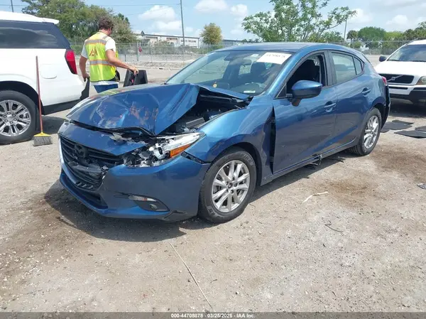 3MZBN1K75JM236195 2018 MAZDA 3 - Image 2