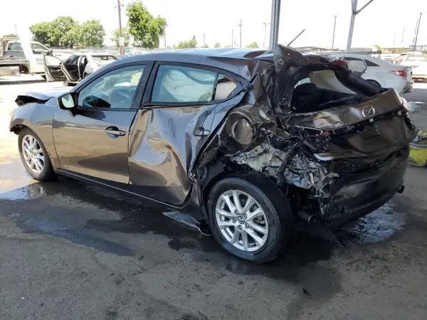 3MZBN1K75JM236746 2018 MAZDA 3 - Image 2