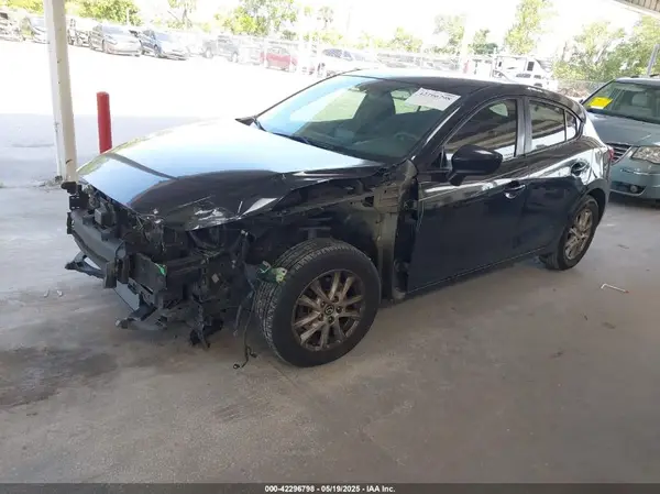 3MZBN1K76HM100748 2017 MAZDA 3 - Image 2