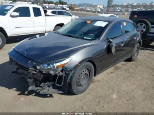 3MZBN1K76HM101415 2017 MAZDA 3 - Image 2