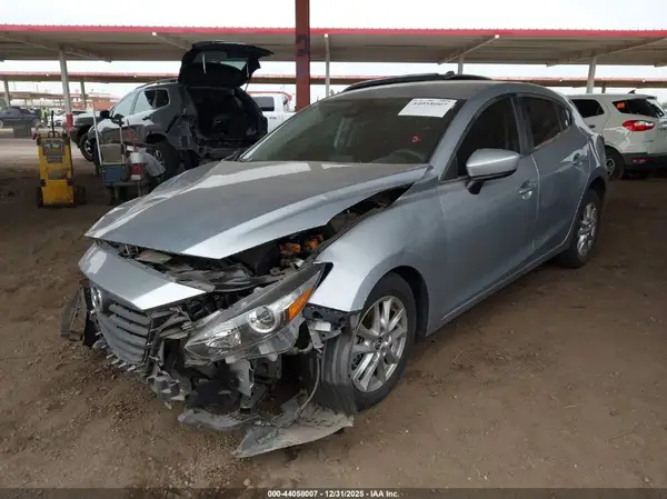 3MZBN1K76JM200225 2018 MAZDA 3 - Image 2
