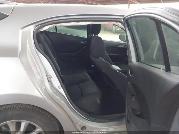 3MZBN1K76JM200225 2018 MAZDA 3 - Image 8