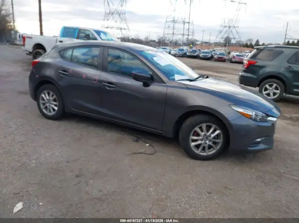 3MZBN1K76JM204341 2018 MAZDA 3 - Image 1