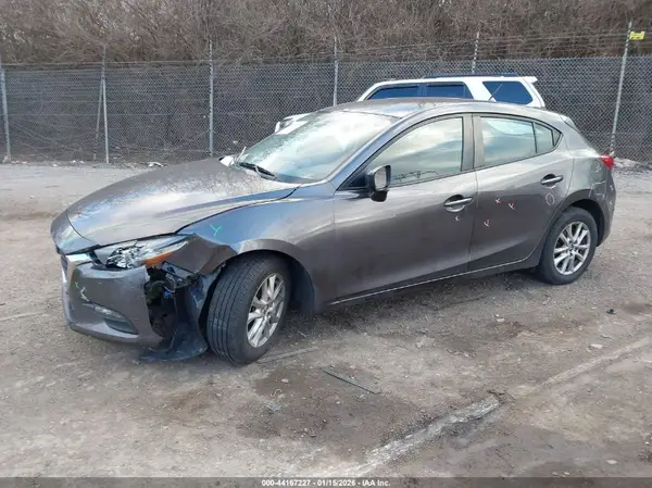 3MZBN1K76JM204341 2018 MAZDA 3 - Image 2