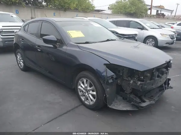 3MZBN1K76JM212245 2018 MAZDA 3 - Image 1