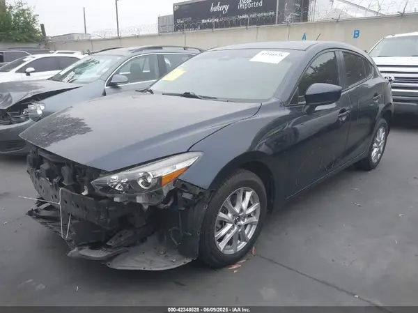 3MZBN1K76JM212245 2018 MAZDA 3 - Image 2