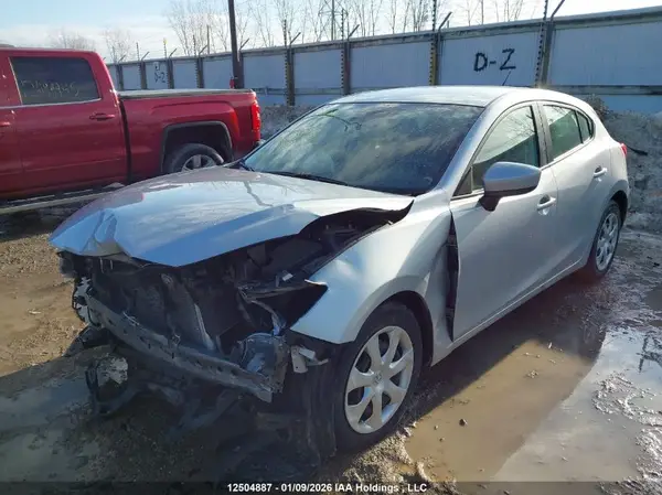 3MZBN1K76JM231118 2018 MAZDA 3 - Image 2