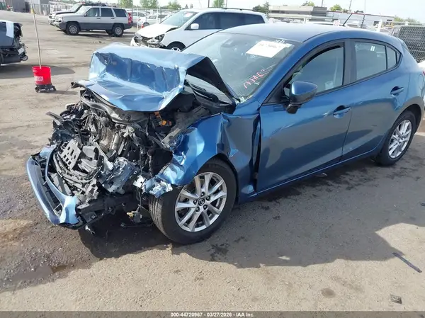 3MZBN1K76JM271666 2018 MAZDA 3 - Image 2