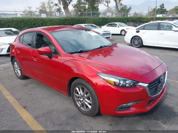 3MZBN1K77JM175173 2018 MAZDA 3 - Image 1