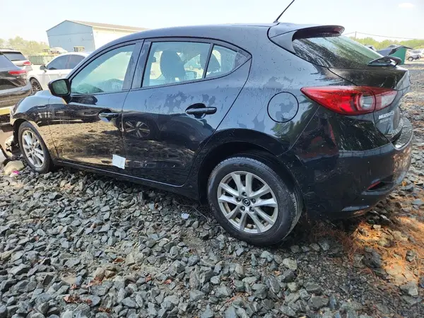 3MZBN1K77JM213484 2018 MAZDA 3 - Image 2