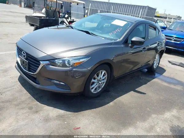 3MZBN1K79HM111274 2017 MAZDA 3 - Image 2