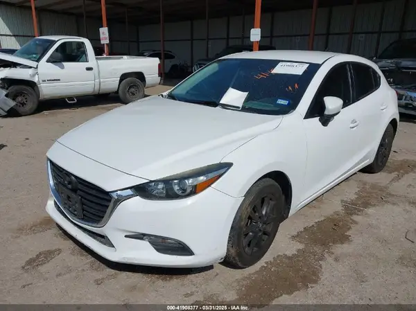 3MZBN1K79HM138460 2017 MAZDA 3 - Image 2