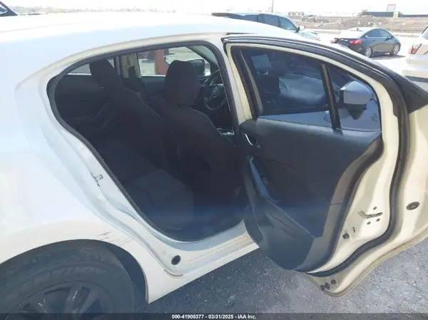3MZBN1K79HM138460 2017 MAZDA 3 - Image 8