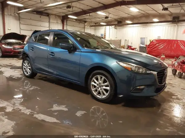 3MZBN1K79HM147062 2017 MAZDA 3 - Image 1