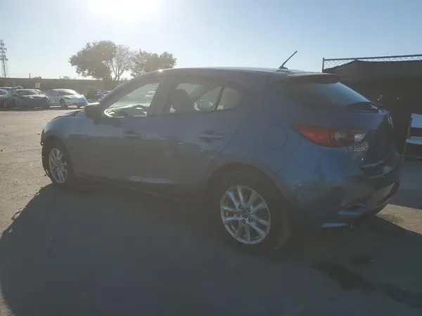 3MZBN1K79HM156067 2017 MAZDA 3 - Image 2