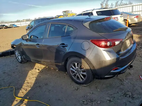 3MZBN1K79JM172758 2018 MAZDA 3 - Image 2