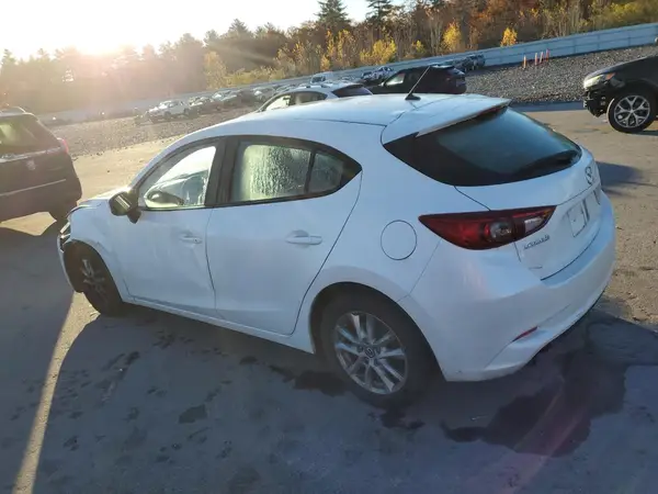 3MZBN1K79JM175370 2018 MAZDA 3 - Image 2