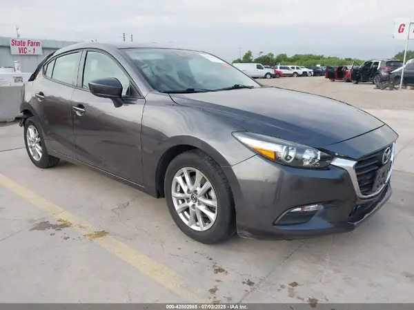 3MZBN1K79JM255848 2018 MAZDA 3 - Image 1