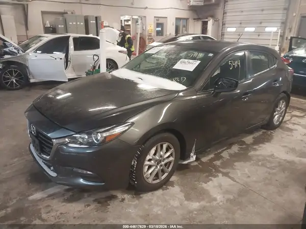 3MZBN1K7XHM137673 2017 MAZDA 3 - Image 2