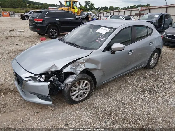 3MZBN1K7XHM145692 2017 MAZDA 3 - Image 2