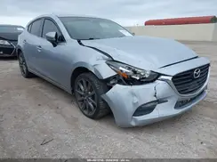 3MZBN1L30JM162521 2018 MAZDA 3
