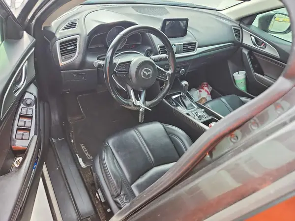 3MZBN1L30JM180100 2018 MAZDA 3 - Image 8