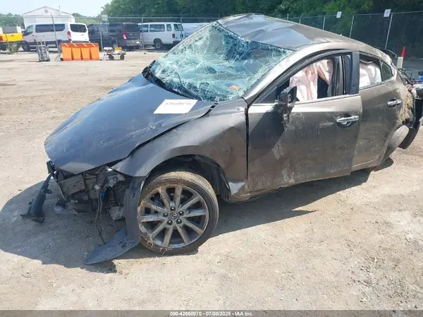 3MZBN1L30JM183689 2018 MAZDA 3 - Image 2