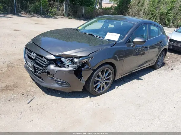 3MZBN1L30JM183823 2018 MAZDA 3 - Image 2
